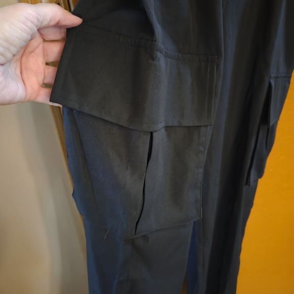 WOMEN'S BLACK RELAXED UTILITY PANTS SIZE SMALL - Picture 4 of 6